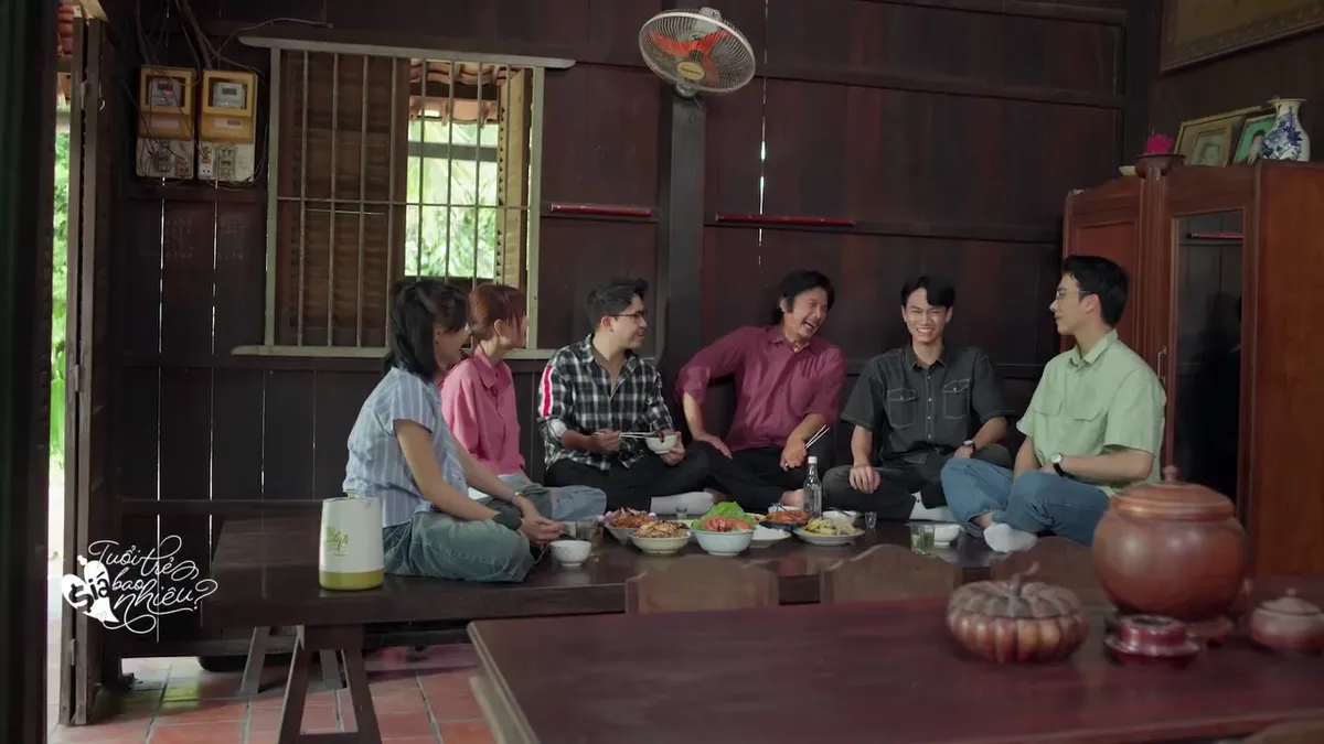 Tuổi trẻ giá bao nhiêu - Tập 34: Quân tỏ tình Linh tại quê - Ảnh 2.