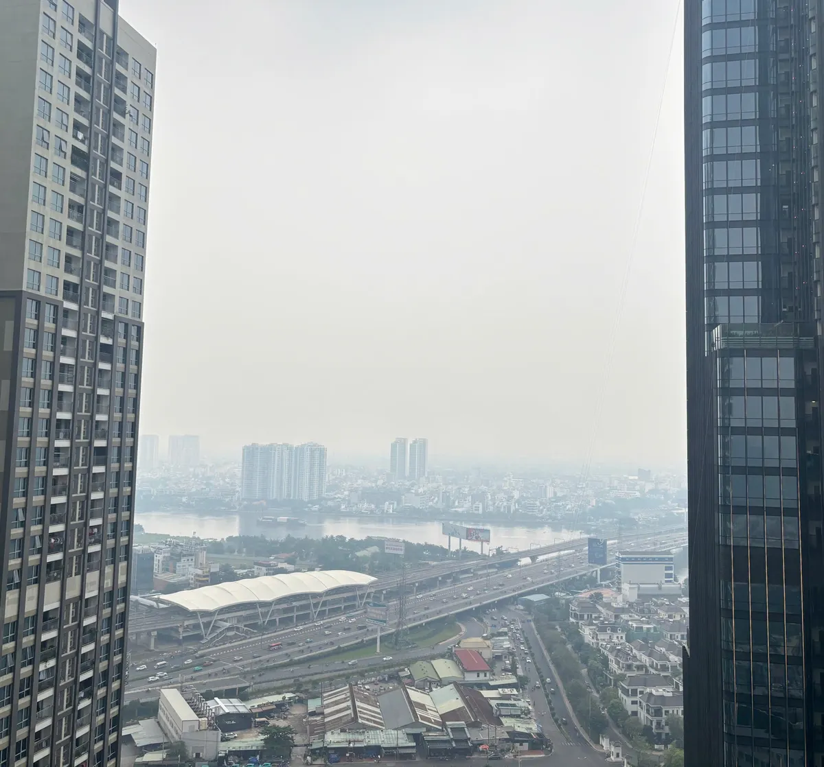 Cảnh b&aacute;o chỉ số &ocirc; nhiễm kh&ocirc;ng kh&iacute; tăng cao tại TP Hồ Ch&iacute; Minh - Ảnh 2.