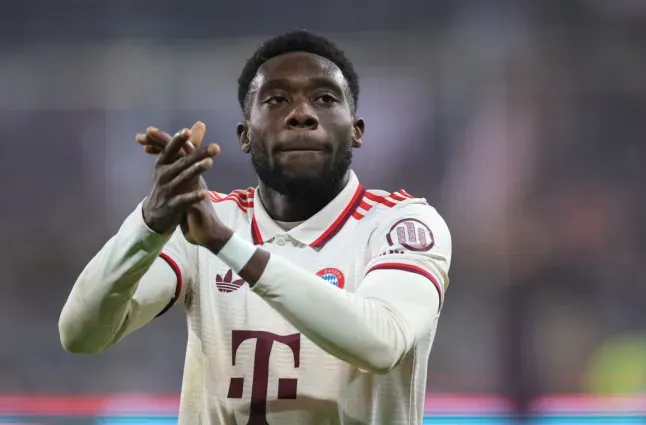 Alphonso Davies sắp rời Bayern? Man United v&agrave;o cuộc với kế hoạch g&acirc;y sốc! - Ảnh 1.