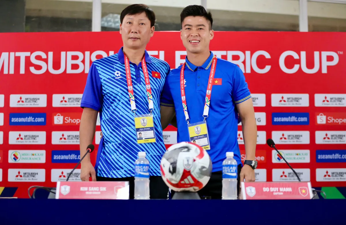 HLV Kim Sang-sik: Trận đấu gặp ĐT Lào sẽ rất khó khăn - Ảnh 3.