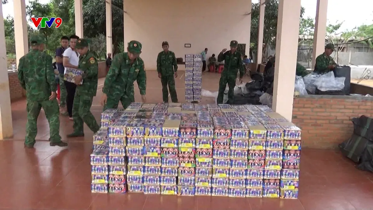 Bắt giữ hàng tấn pháo nhập lậu