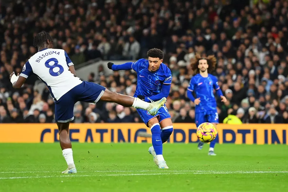Chelsea lội ngược d&ograve;ng nghẹt thở: Tottenham lại tự hủy, Cole Palmer lập kỷ lục ấn tượng! - Ảnh 2.