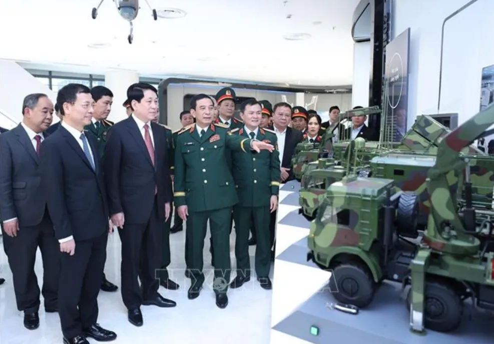 Viện H&agrave;ng kh&ocirc;ng Vũ trụ Viettel đ&oacute;n nhận danh hiệu Anh h&ugrave;ng Lực lượng vũ trang nh&acirc;n d&acirc;n - Ảnh 4.