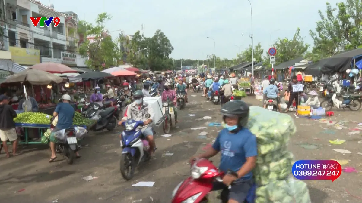 Alo V9 (11/12/2024): Bị chợ tự phát "bao vây", tiểu thương chợ đầu mối bức xúc