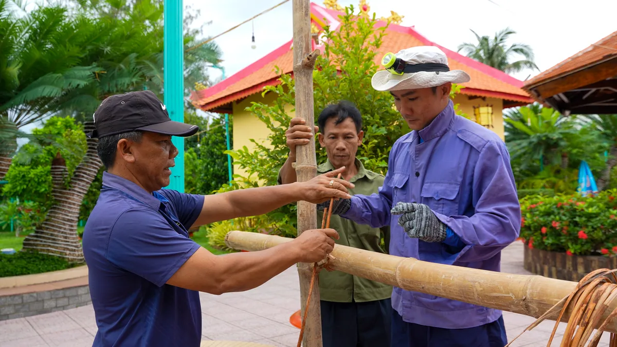 GẶP GỠ BÁC CAM - “NGƯỜI NHỆN” CỦA BIỂN NHA TRANG - Ảnh 6.