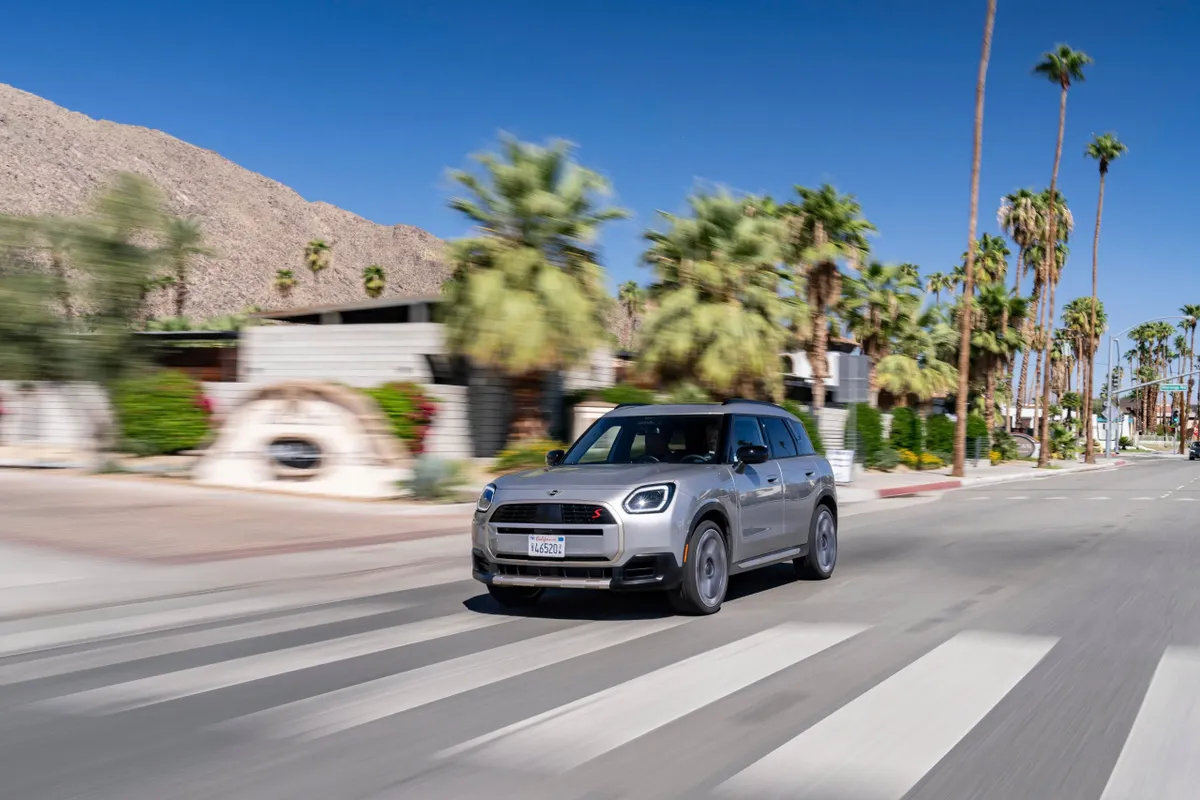 MINI Countryman hoàn toàn mới ra mắt tại Việt Nam - Ảnh 1.