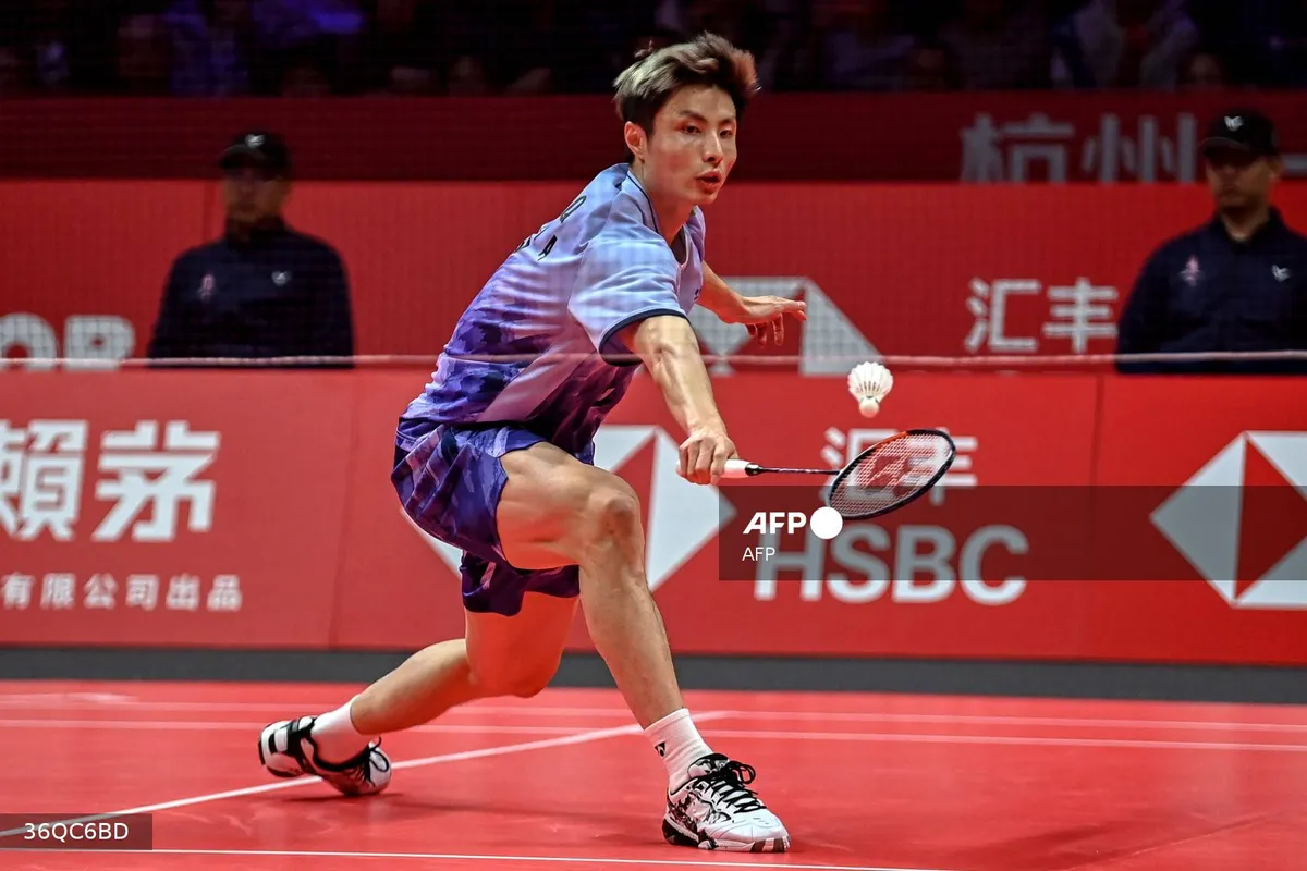 Shi Yuqi đánh bại Anders Antonsen để vô địch BWF World Tour Finals   - Ảnh 1.