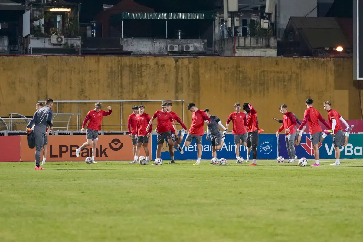 Câu lạc bộ từng vào bán kết cúp châu Âu mang binh hùng tướng mạnh so tài Công An Hà Nội FC - Ảnh 2.