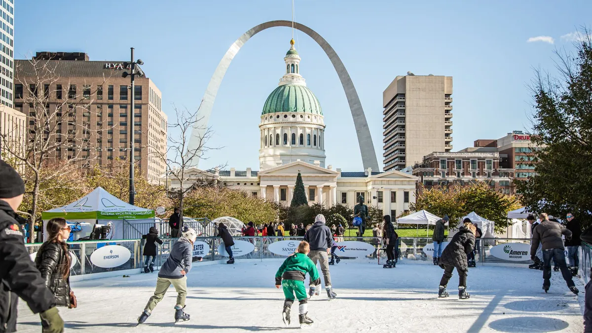 Lễ hội mùa đông winterfest rực rỡ tại St. Louis - Ảnh 1.