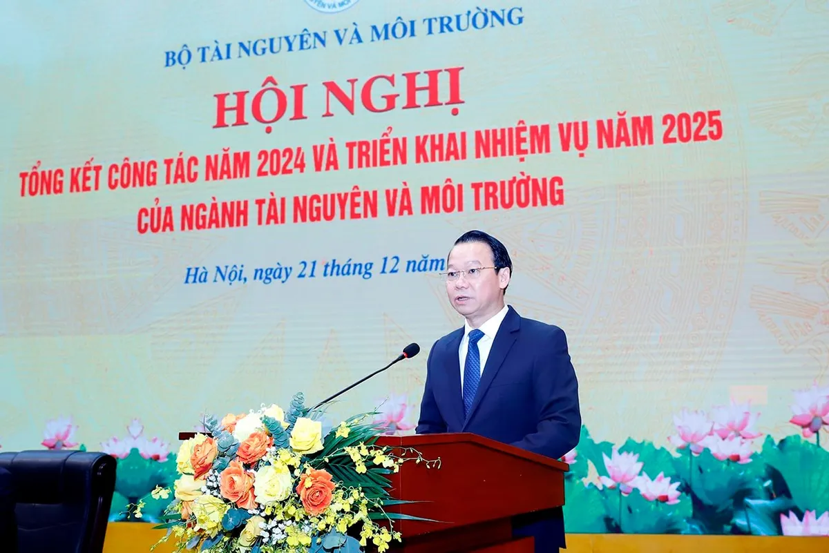 Phó Thủ tướng Trần Hồng Hà: Cần phải đặt môi trường vào vị trí trung tâm để phát triển bền vững - Ảnh 1.