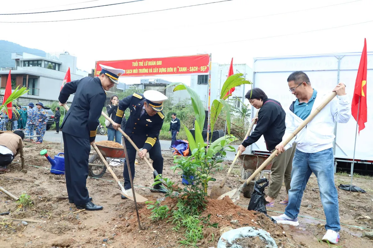 Vùng 3 Hải quân hưởng ứng Đề án Trồng một tỷ cây xanh - Ảnh 3.