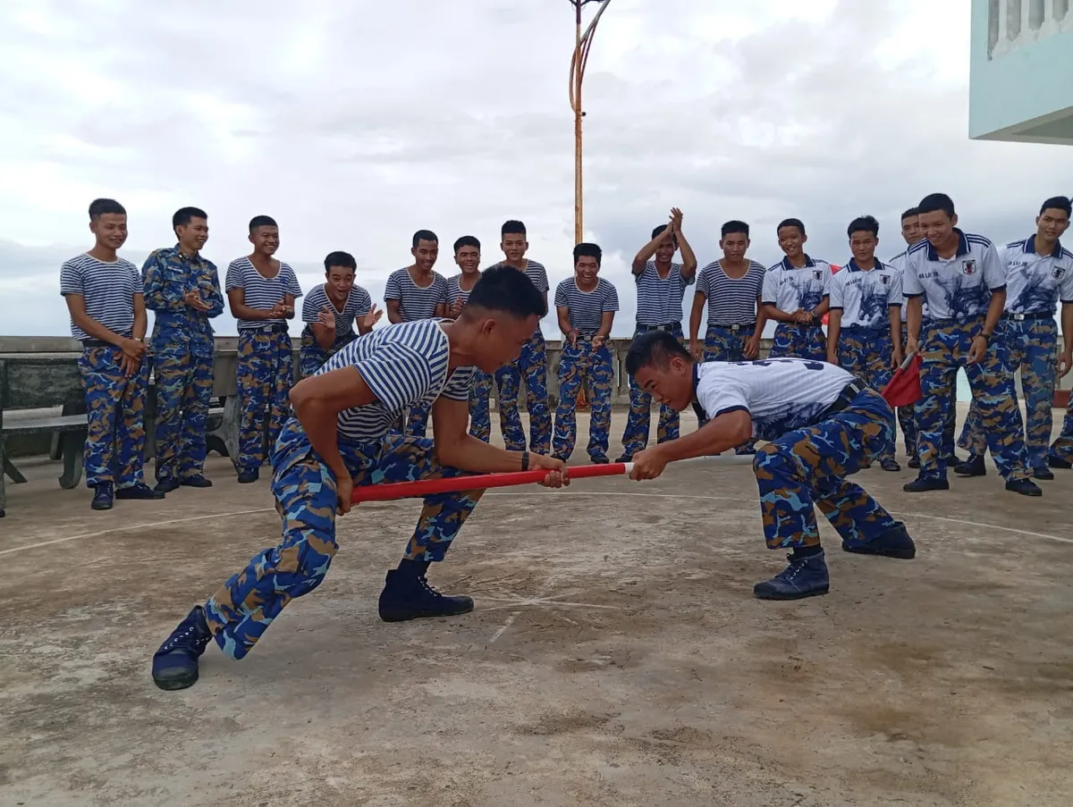 Nhiều hoạt động kỷ niệm 80 năm Ngày thành lập Quân đội nhân dân Việt Nam tại huyện đảo Trường Sa - Ảnh 5.