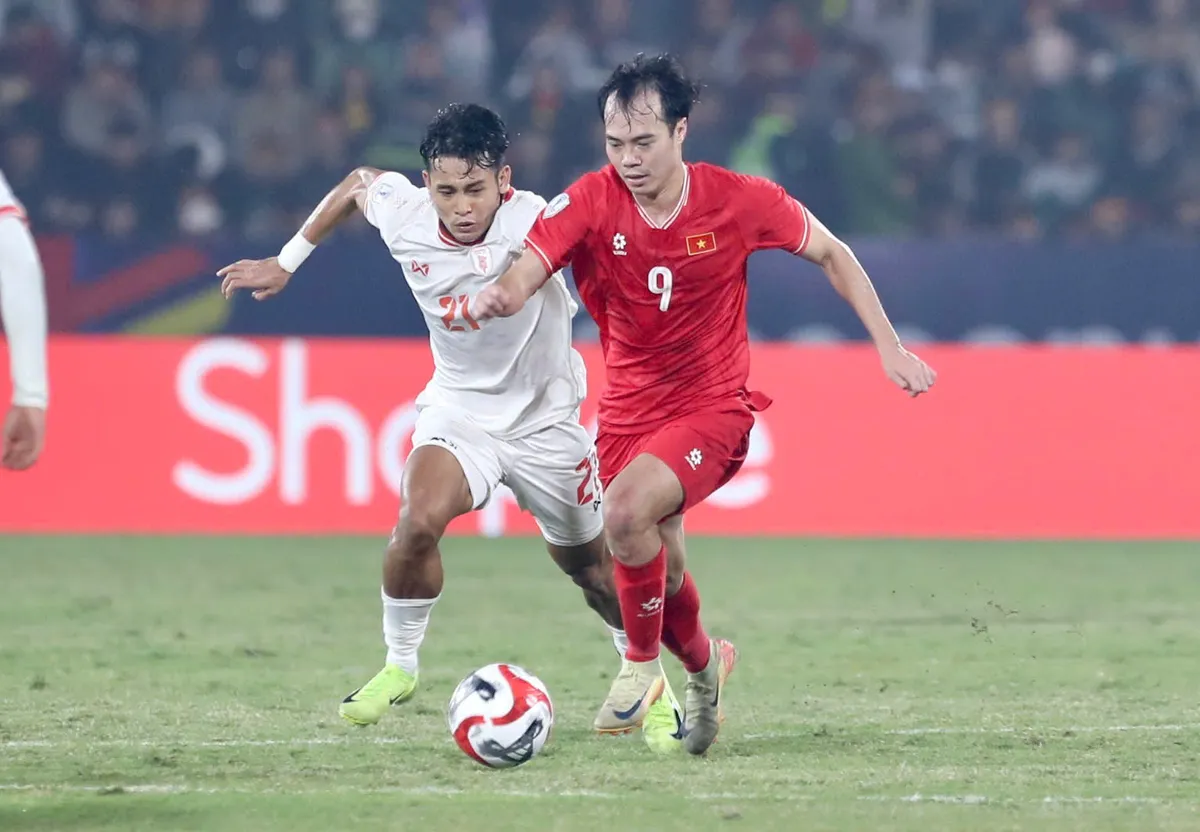 Thắng đậm Myanmar 5-0, đội tuyển Việt Nam vào bán kết với ngôi nhất bảng - Ảnh 1.