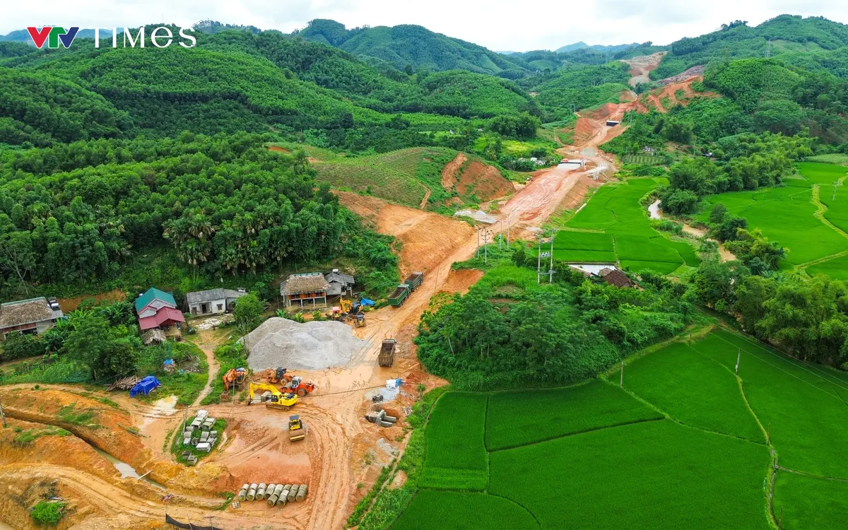 Phê duyệt điều chỉnh chủ trương đầu tư Dự án Cao tốc Tuyên Quang - Hà Giang giai đoạn 1 - Ảnh 2.