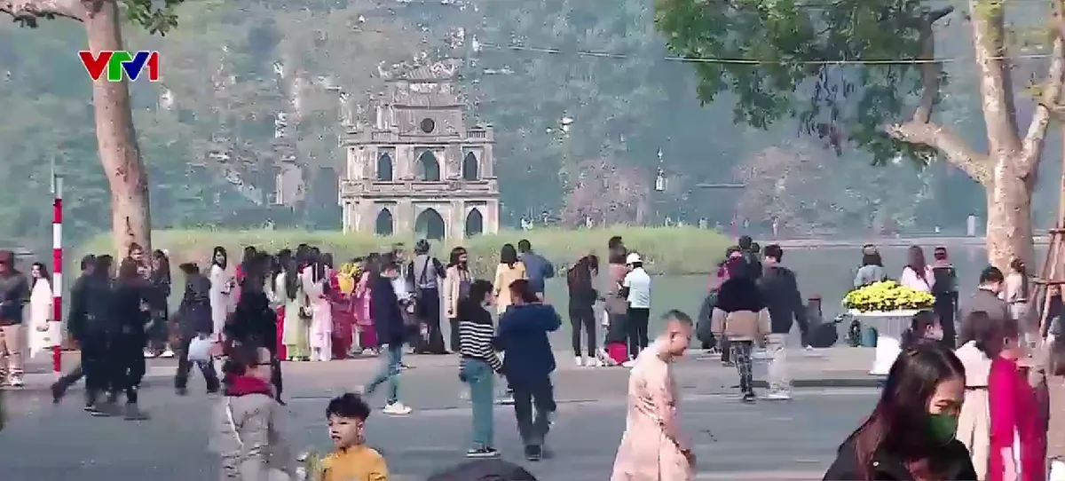 Ng&agrave;y đầu năm mới 2025 vui tươi, h&acirc;n hoan tr&ecirc;n cả nước - Ảnh 1.