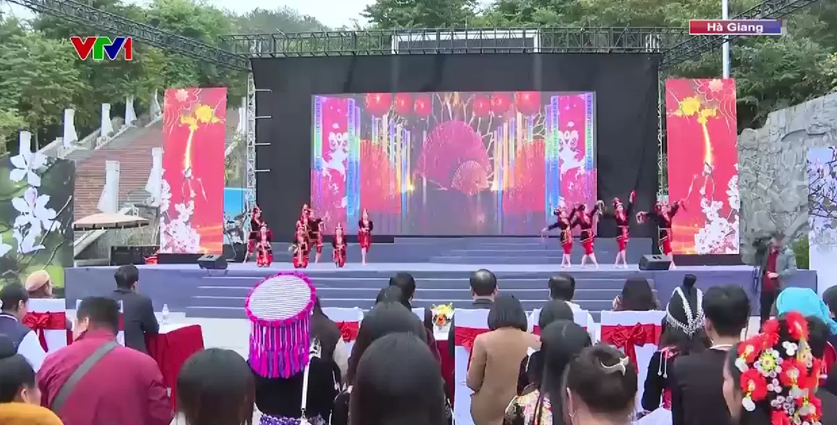 Ng&agrave;y đầu năm mới 2025 vui tươi, h&acirc;n hoan tr&ecirc;n cả nước - Ảnh 3.