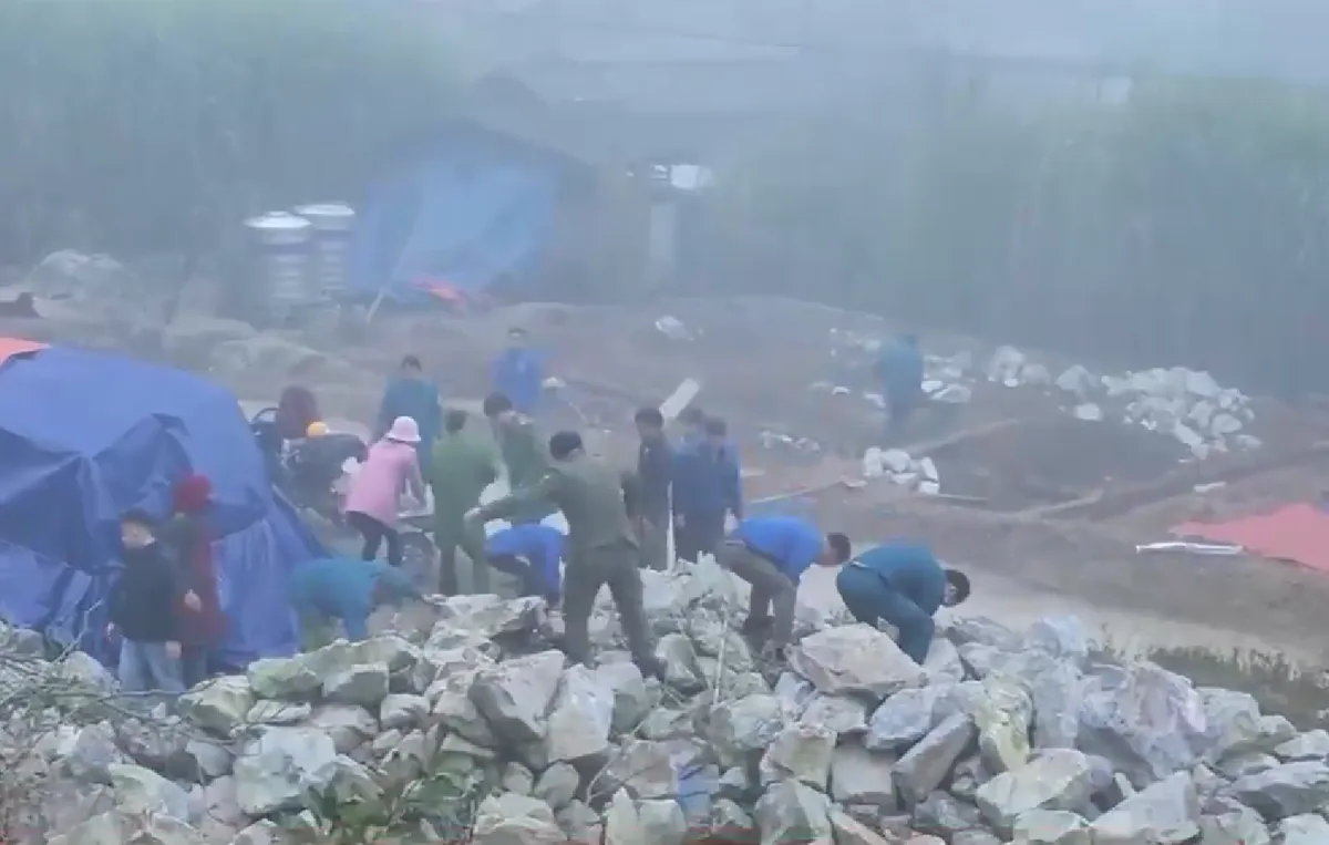 Gấp rút xoá nhà tạm, nhà dột nát để bà con vùng cao đón Tết - Ảnh 3.