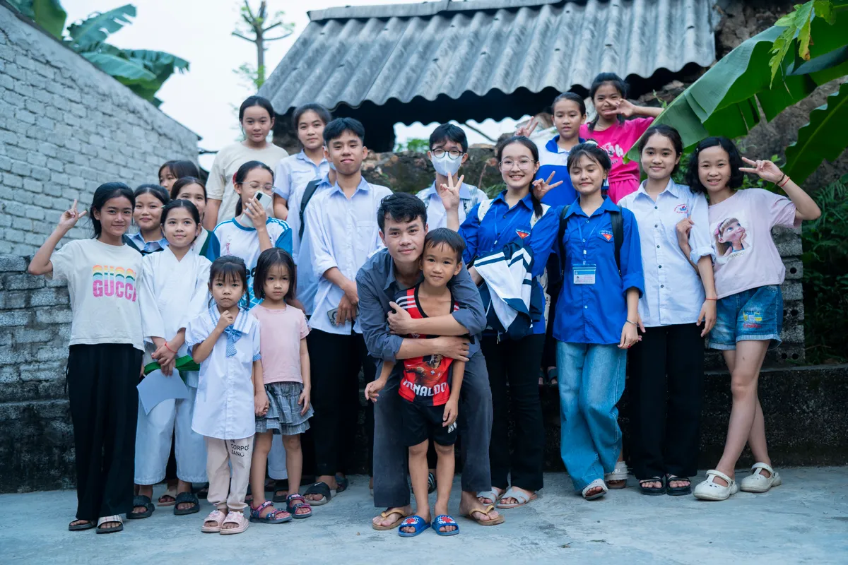 Ca sĩ Lê Vĩnh Toàn kể chuyện hậu trường phim ca nhạc Miền nhớ - Ảnh 4. Ca sĩ Lê Vĩnh Toàn kể chuyện hậu trường phim ca nhạc Miền nhớ - Ảnh 4.