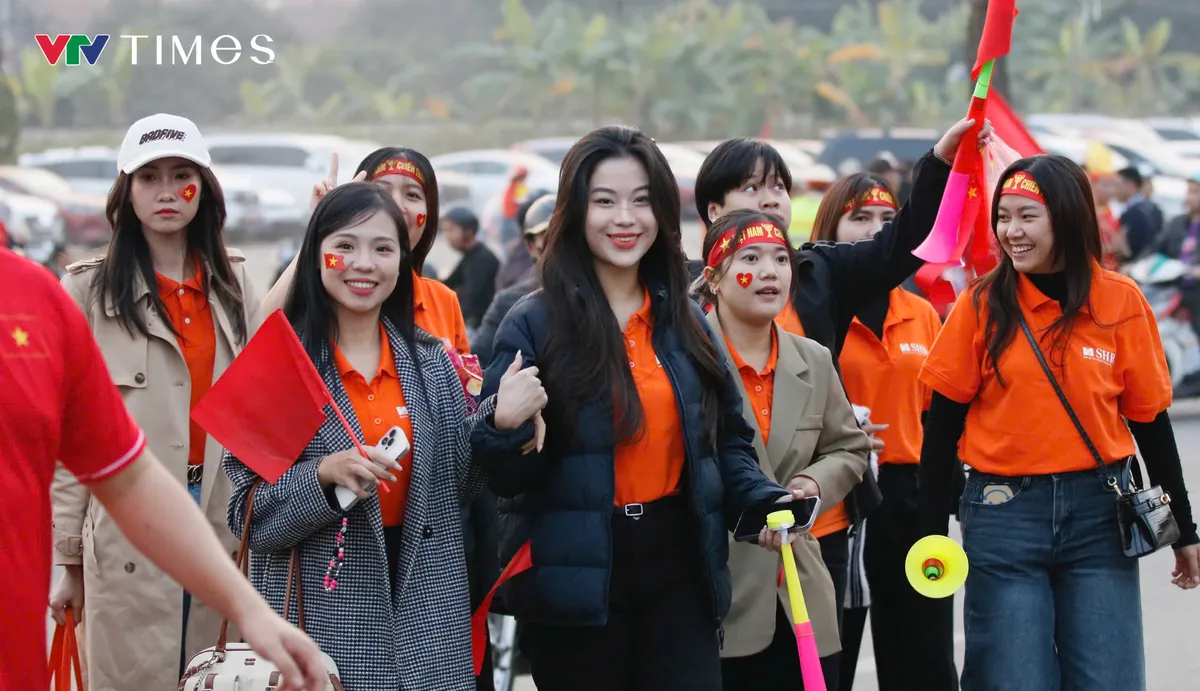 Chung kết lượt đi ASEAN Cup 2024: Tưng bừng ngày hội bóng đá trên Đất Tổ - Ảnh 10.