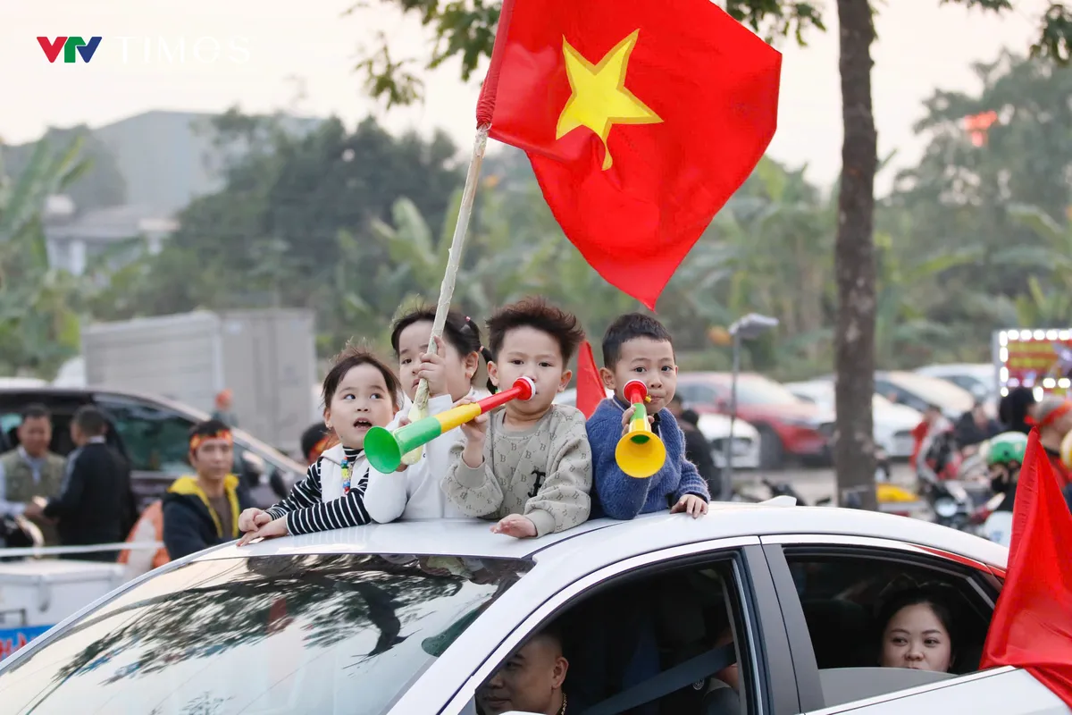 Chung kết lượt đi ASEAN Cup 2024: Tưng bừng ngày hội bóng đá trên Đất Tổ - Ảnh 12.