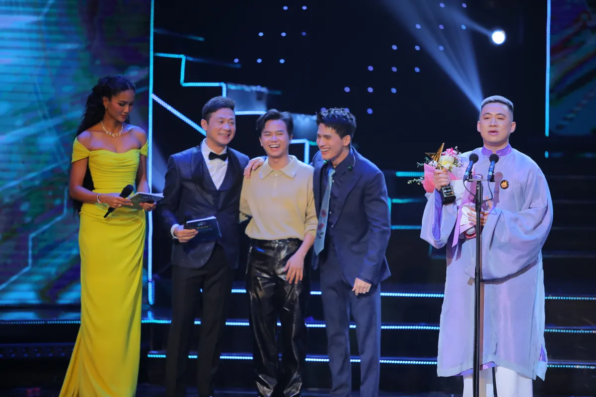 Khoảnh khắc bùng nổ của Chào năm mới 2025 và trao giải VTV Awards 2024 - Ảnh 17.