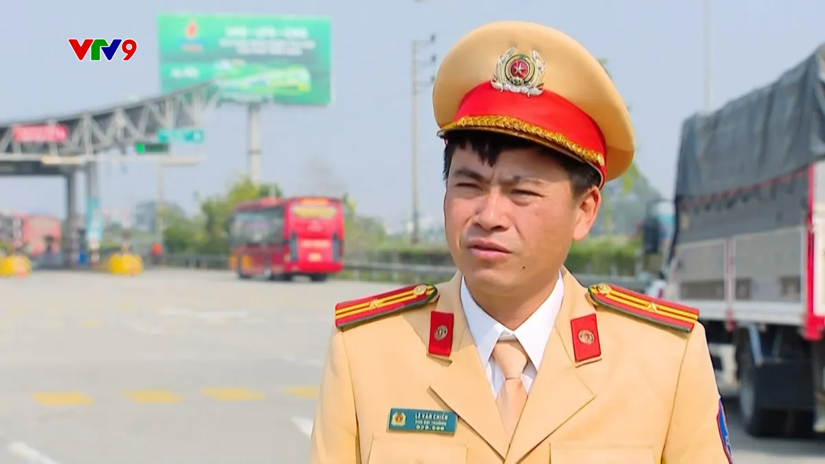 0401 PNHN-.LE VAN CHIEN-Phạt nặng vi phạm khi lái xe trên cao tốc.jpg