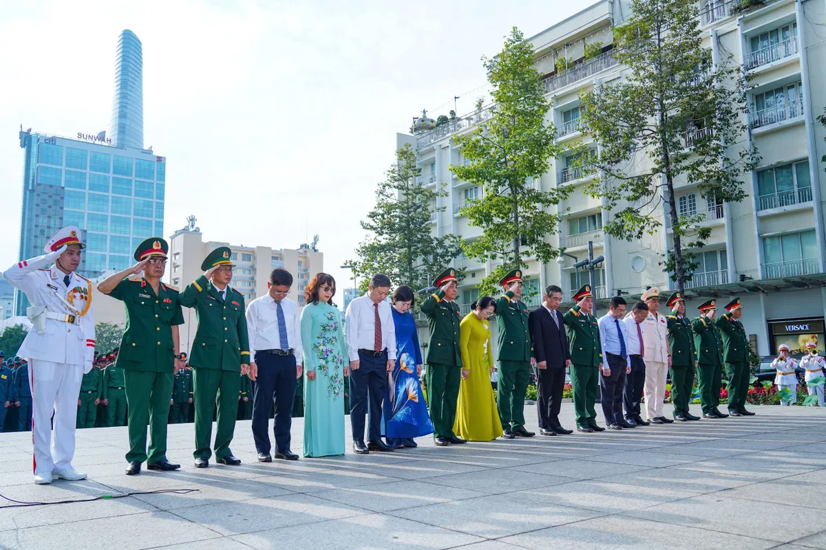 TP Hồ Chí Minh báo công Chủ tịch Hồ Chí Minh - Ảnh 2.