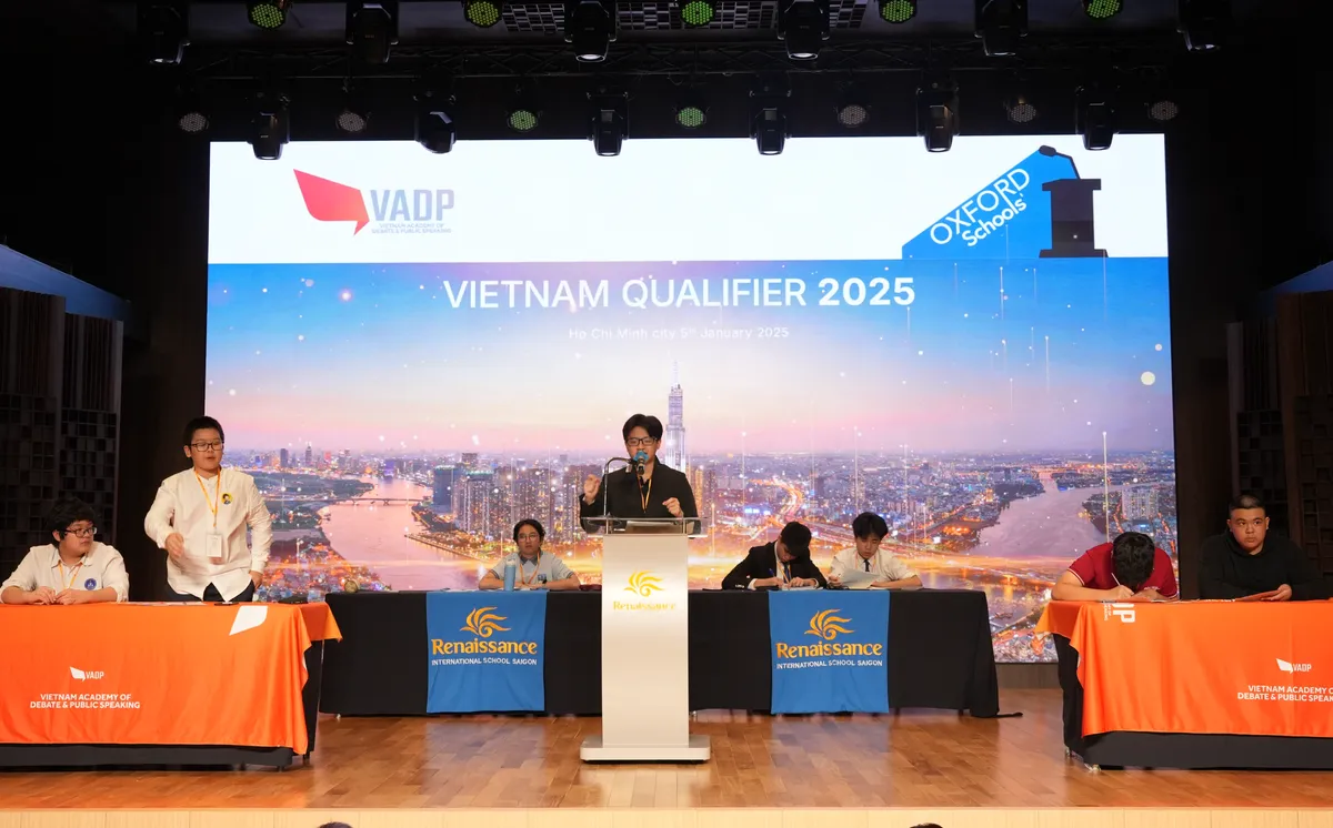 Tìm ra chủ nhân của cuộc thi tranh biện Oxford Schools Vietnam Qualifier 2025 - Ảnh 1.