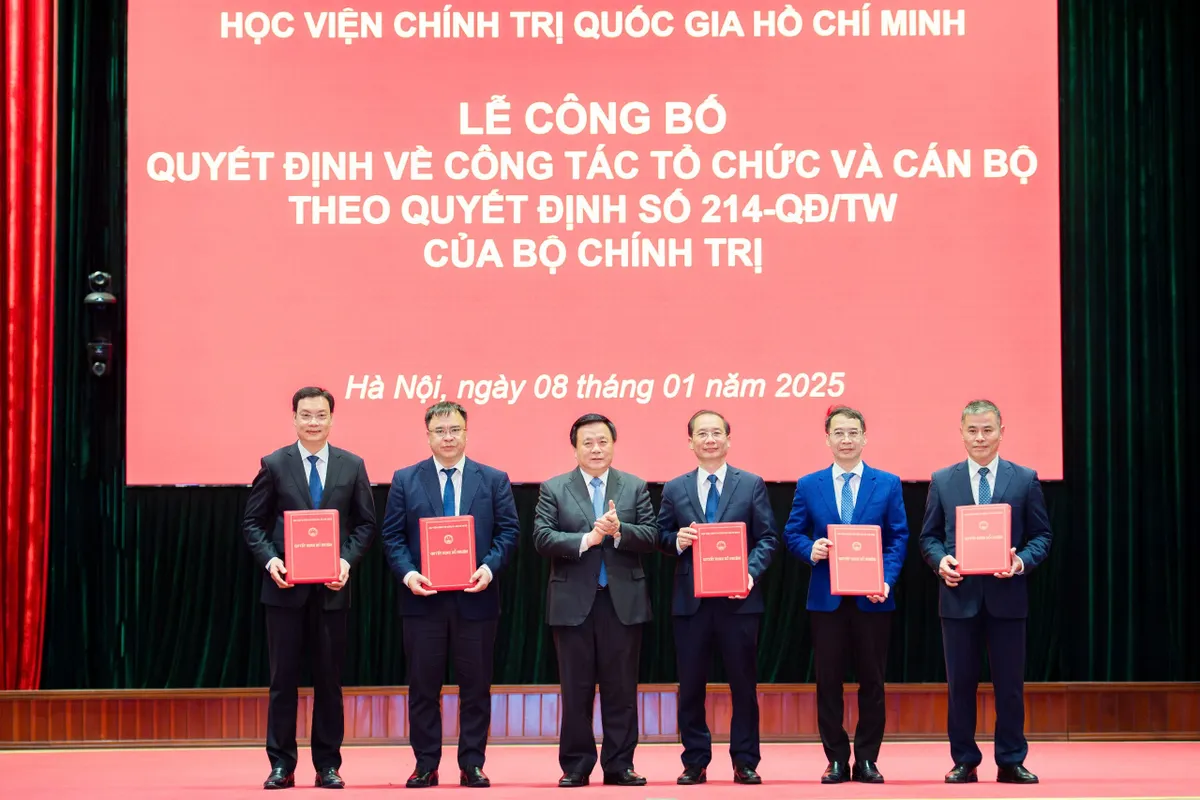 PGS.TS. Trần Thanh Giang được bổ nhiệm giữ chức Phó Giám đốc Học viện Hành chính và Quản trị công - Ảnh 1.