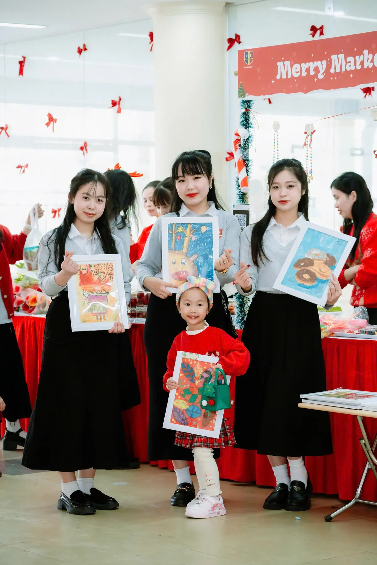 Lễ hội Christmas Fair gây quỹ ủng hộ Trái tim cho em dịp Tết Ất Tỵ 2025 - Ảnh 7.