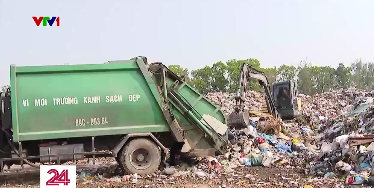 Tràn lan các bãi chôn lấp rác thải sinh hoạt gây ảnh hưởng nghiêm trọng đến người dân - Ảnh 4.