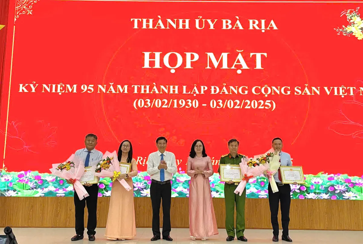 TP Bà Rịa: Họp mặt Kỷ niệm 95 năm thành lập Đảng Cộng sản Việt Nam - Ảnh 5.