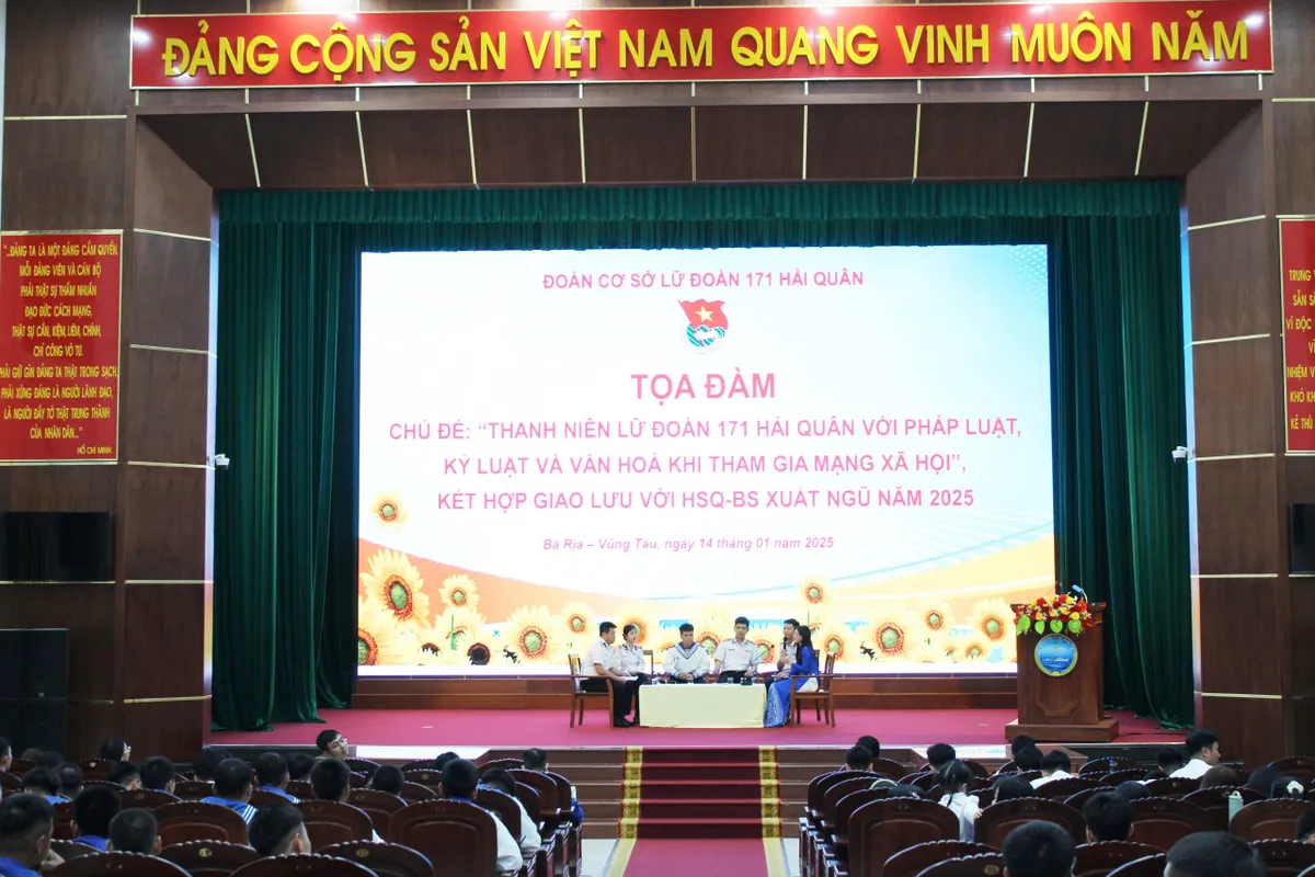 Nâng cao nhận thức của quân nhân với pháp luật, kỷ luật và văn hóa khi tham gia mạng xã hội - Ảnh 1.