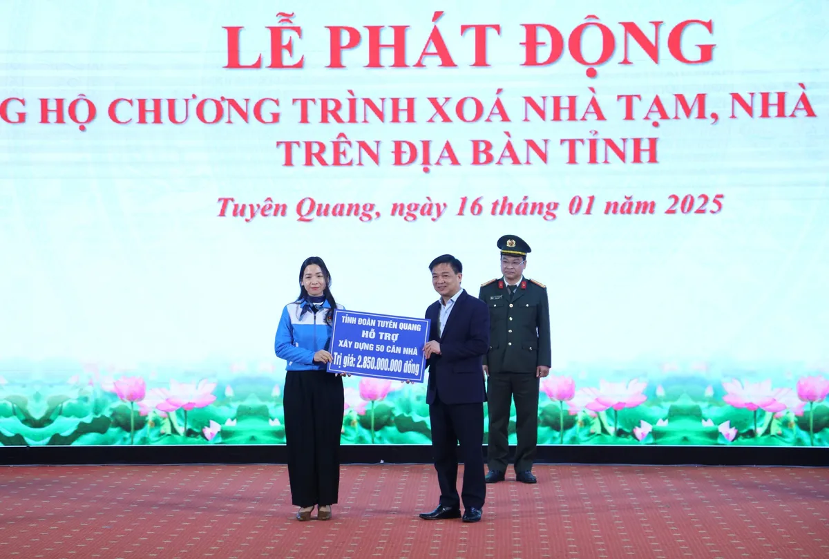 Tuyên Quang: Phát động ủng hộ chương trình xóa nhà tạm, nhà dột nát trên địa bàn tỉnh - Ảnh 5.