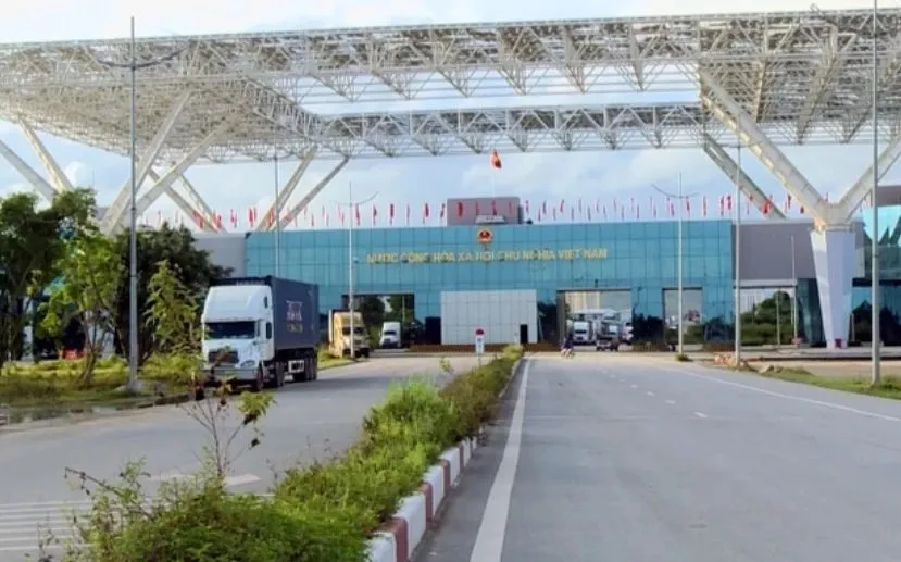 Th&iacute; điểm th&ocirc;ng quan cuối tuần, kim ngạch xuất nhập khẩu đạt gần 160 triệu USD - Ảnh 1.