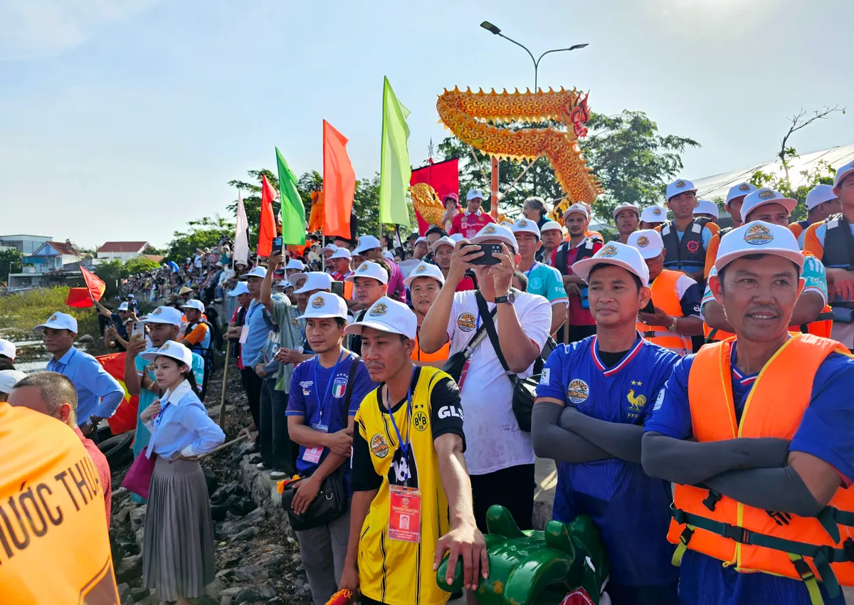 Bà Rịa - Vũng Tàu: Sôi nổi giải đua thuyền rồng huyện Xuyên Mộc - Ảnh 2.