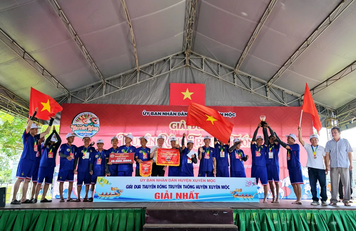 Bà Rịa - Vũng Tàu: Sôi nổi giải đua thuyền rồng huyện Xuyên Mộc - Ảnh 5.
