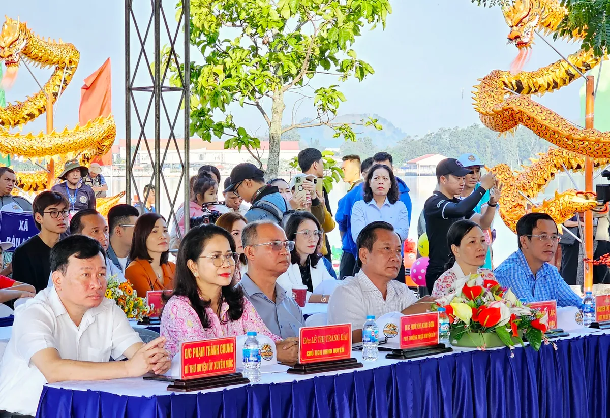 Bà Rịa - Vũng Tàu: Sôi nổi giải đua thuyền rồng huyện Xuyên Mộc - Ảnh 3.