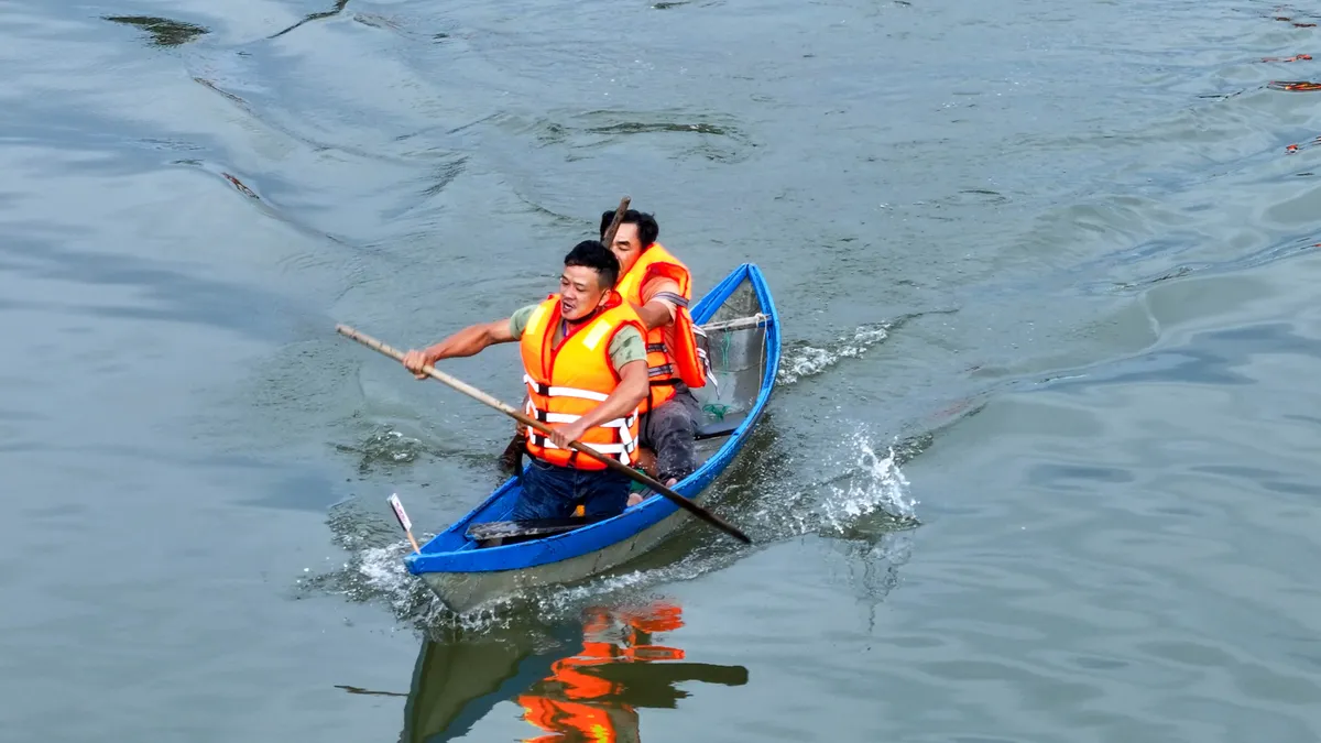 Ninh Hòa sôi động với Lễ hội thuyền hoa và đua thuyền trên sông Dinh - Ảnh 7.