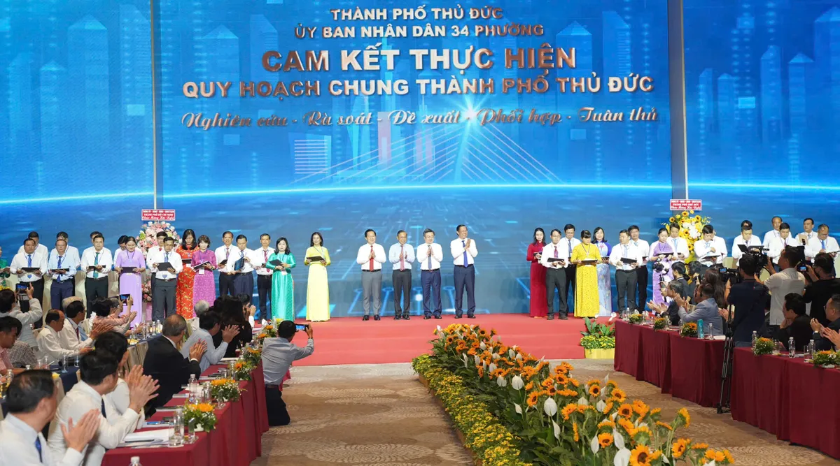 CMC đồng hành cùng TP Thủ Đức xây dựng mô hình đô thị AI tiên phong - Ảnh 1.