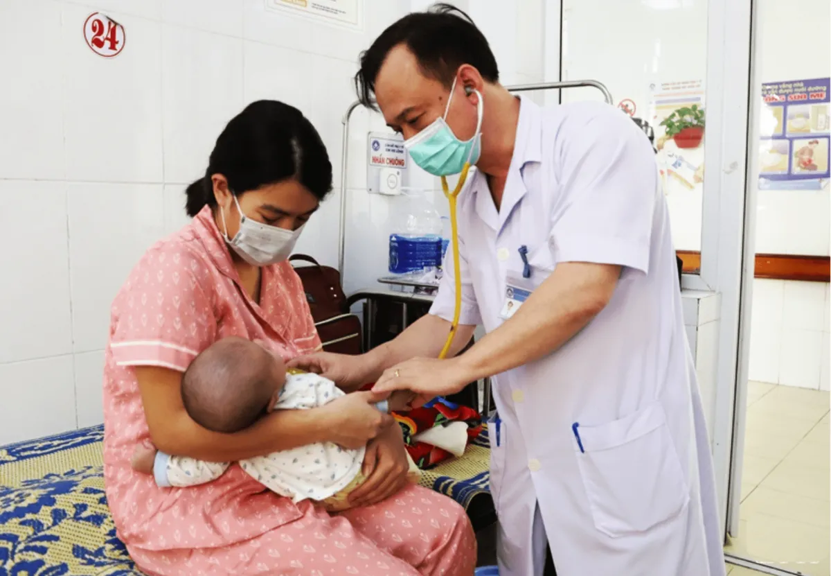 Gia tăng bệnh nhân mắc cúm mùa tại Hà Tĩnh - Ảnh 2.