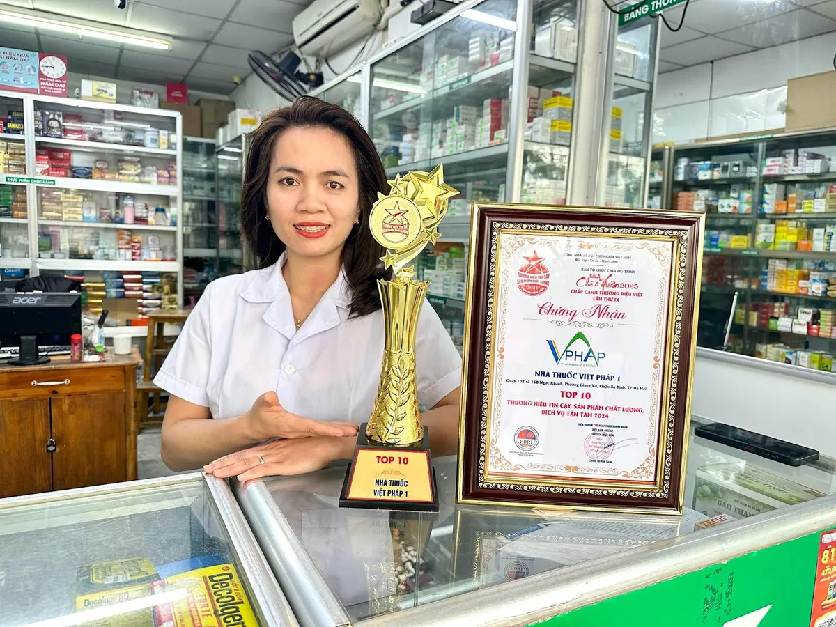 Nhà thuốc Việt Pháp 1 - Vinh danh Top 10 Thương hiệu tin cậy  - Ảnh 3.