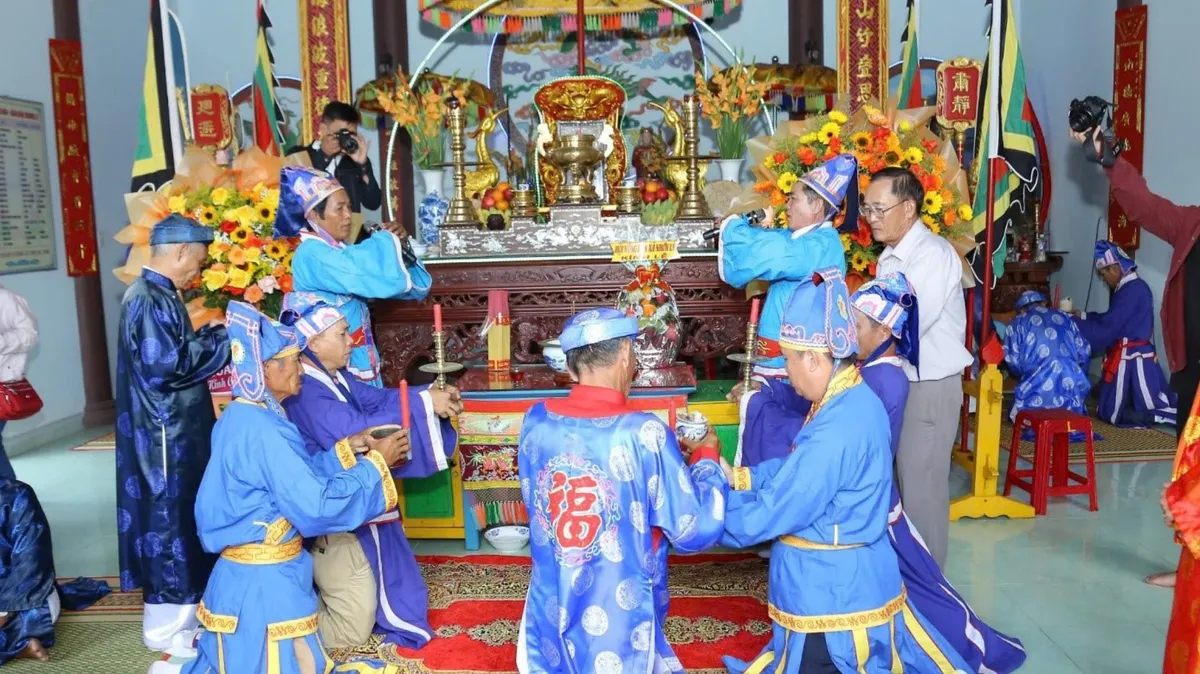 B&igrave;nh Định đ&oacute;n nhận Bằng di sản văn h&oacute;a phi vật thể quốc gia &ldquo;Lễ hội cầu ngư vạn đầm Xương L&yacute;&rdquo; - Ảnh 2.