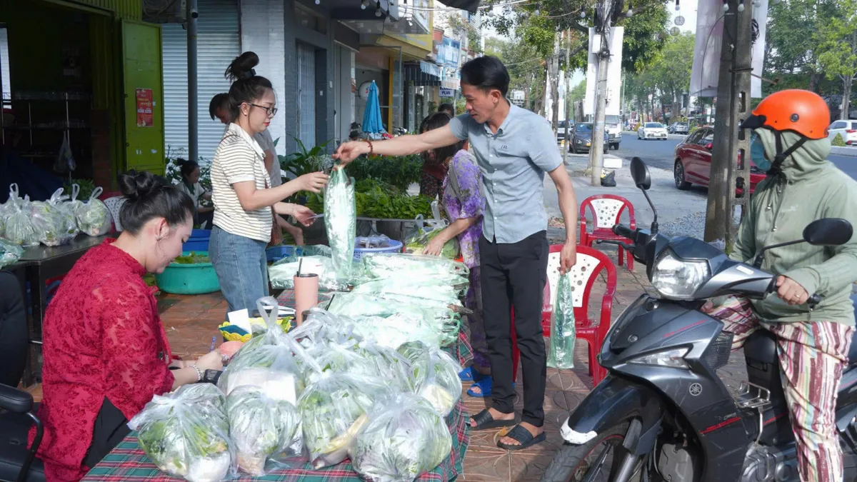 Bán cá lóc kiếm cả trăm triệu ngày vía Thần tài - Ảnh 2.