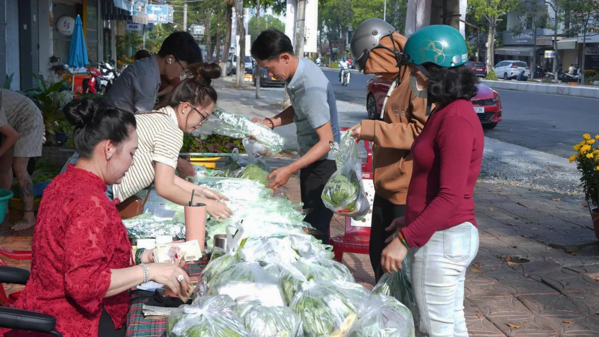 Bán cá lóc kiếm cả trăm triệu ngày vía Thần tài - Ảnh 3.