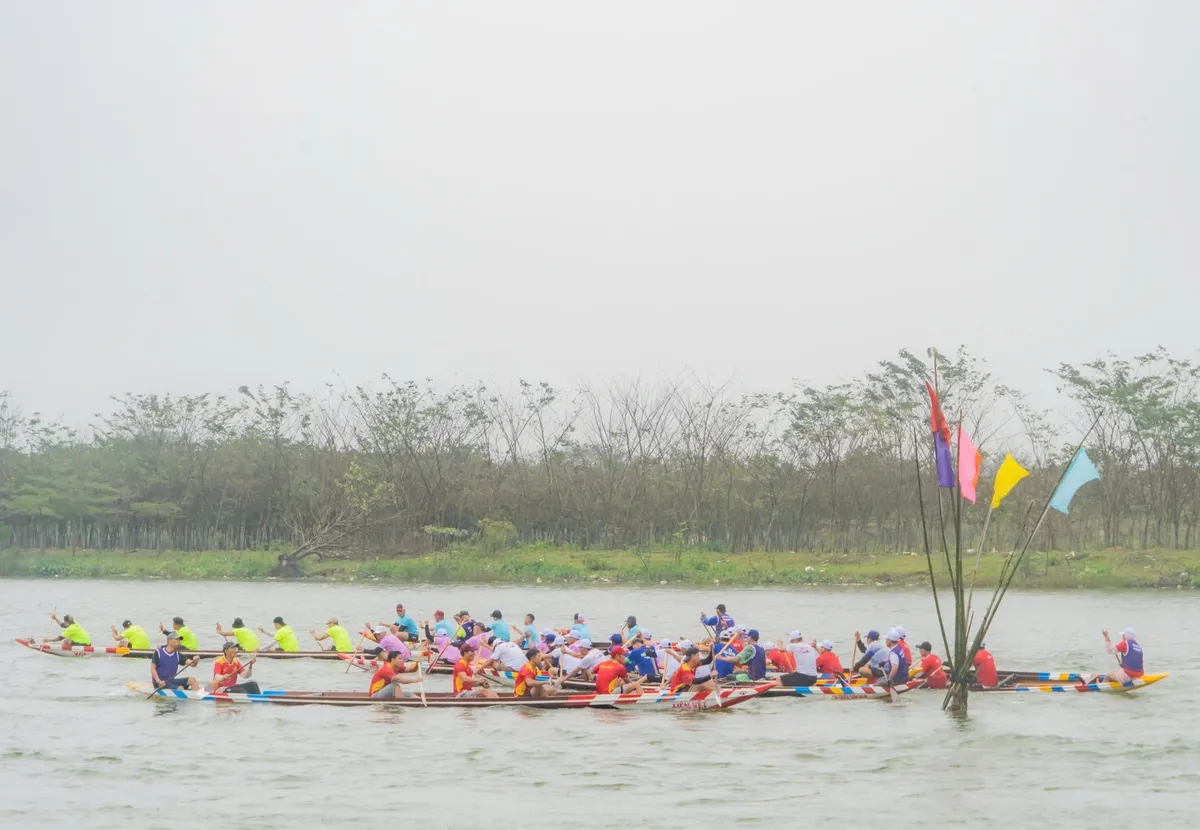Những mái chèo xe nước Hương giang ngày hội - Ảnh 6.