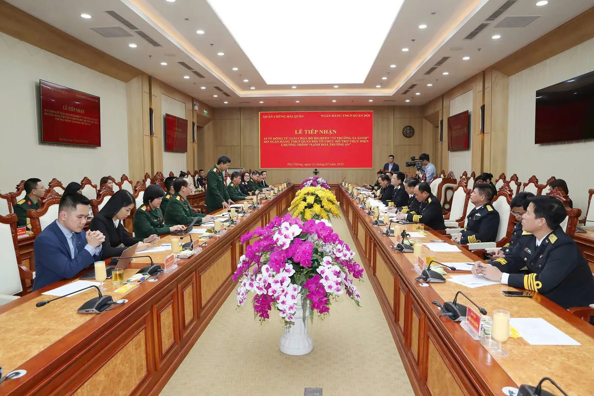 Tiếp nhận kinh ph&iacute; hỗ trợ thực hiện chương tr&igrave;nh Xanh h&oacute;a Trường Sa - Ảnh 1.