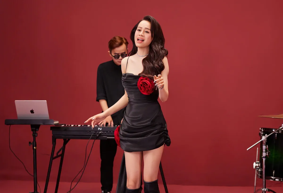Á quân X-Factor Huyền Anh Yoko tái xuất với “InLove” nhân dịp Valentine - Ảnh 1.