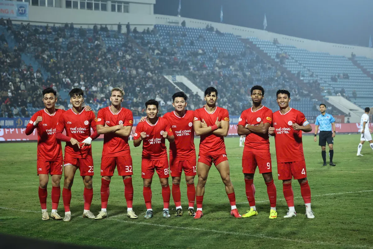 Đá bù vòng 11 V.League 2025: Đông Á Thanh Hóa làm khách Quảng Nam, Thể Công Viettel đối đầu Công An Hà Nội   - Ảnh 1.