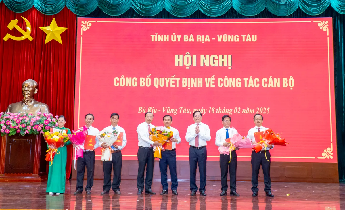 Bà Rịa - Vũng Tàu: Công bố nhiều quyết định về công tác cán bộ - Ảnh 2.